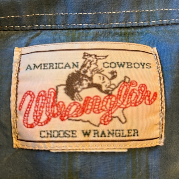 Vintage cotton Wrangler hand tie-dyed button down shirt. - Picture 4 of 5